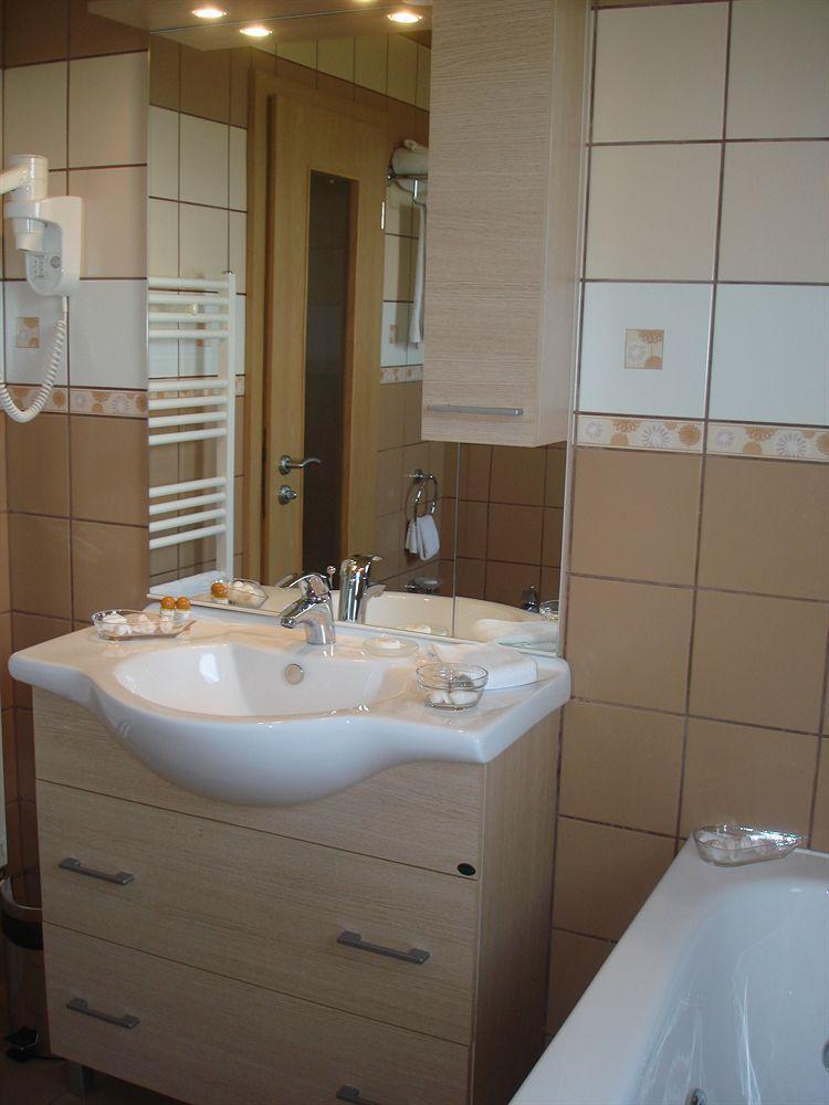 Anette Resort & Spa Covaci Buitenkant foto