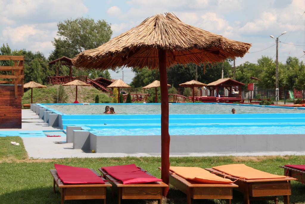 Anette Resort & Spa Covaci Buitenkant foto