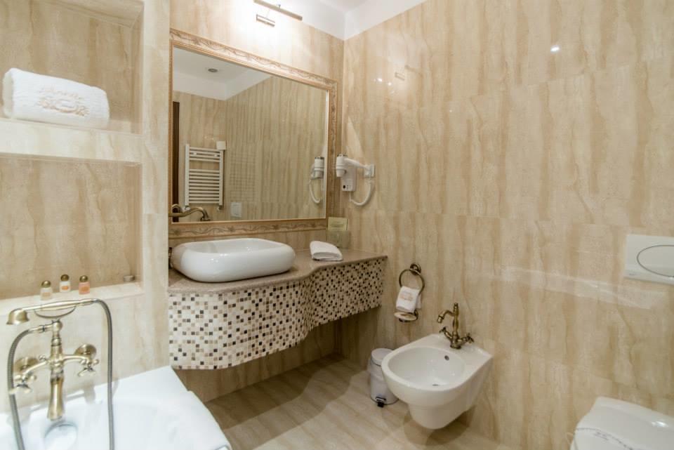 Anette Resort & Spa Covaci Buitenkant foto